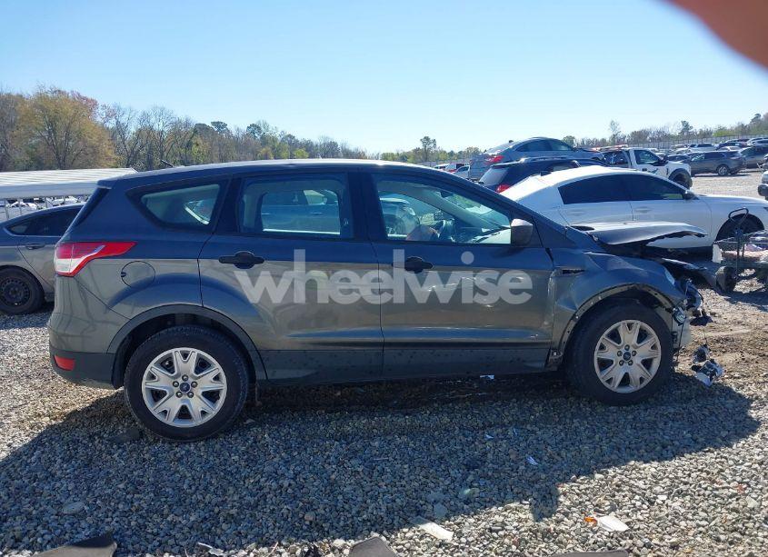Photo 13 of 2015 Ford Escape S (VIN 1FMCU0F76FUA03391)