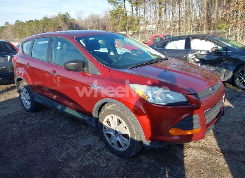 2015 Ford Escape S (VIN 1FMCU0F76FUC39863) main photo