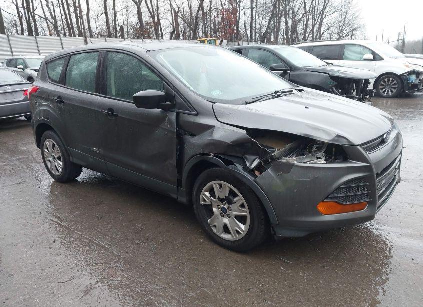 2015 Ford Escape S (VIN 1FMCU0F76FUC66271) main photo