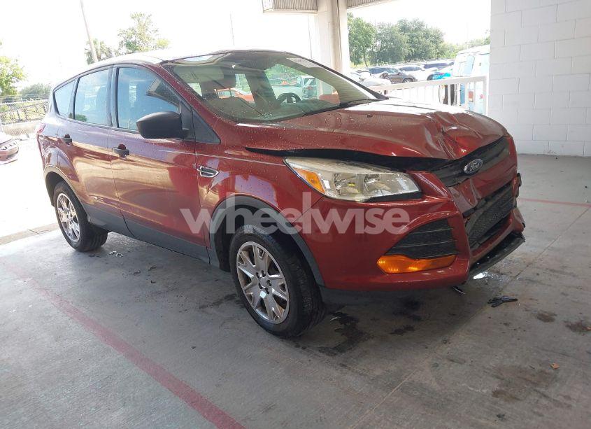 2016 Ford Escape S (VIN 1FMCU0F76GUB79729) main photo