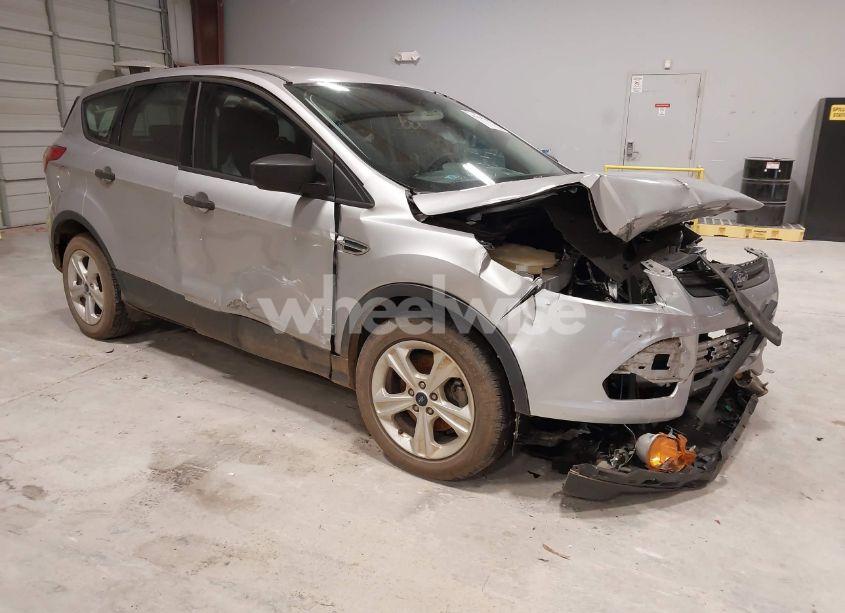 2016 Ford Escape S (VIN 1FMCU0F76GUB88575) main photo