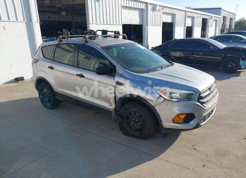 2017 Ford Escape S (VIN 1FMCU0F76HUB49423) main photo