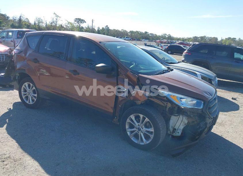 2017 Ford Escape S (VIN 1FMCU0F76HUB66531) main photo