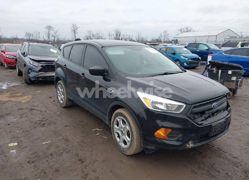 2017 Ford Escape S (VIN 1FMCU0F76HUB87427) main photo