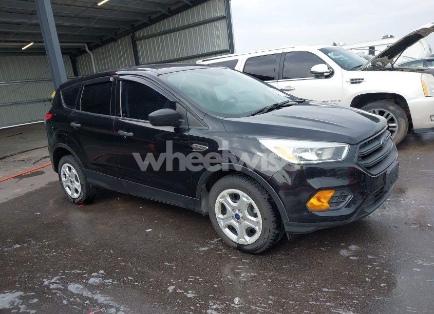 2017 Ford Escape S (VIN 1FMCU0F76HUC10561) main photo