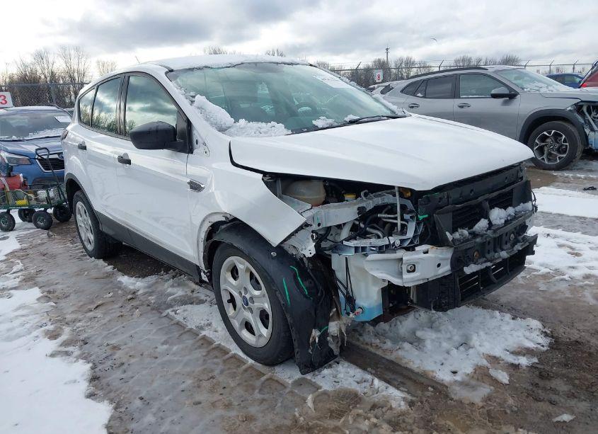 2017 Ford Escape S (VIN 1FMCU0F76HUD02589) main photo