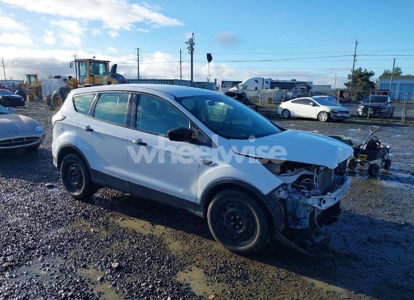 2018 Ford Escape S (VIN 1FMCU0F76JUC40357) main photo