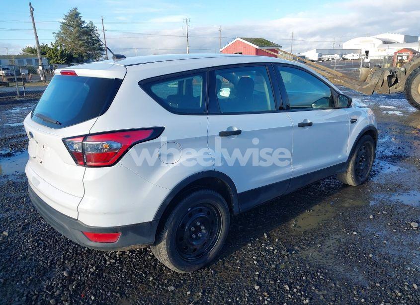 Photo 4 of 2018 Ford Escape S (VIN 1FMCU0F76JUC40357)
