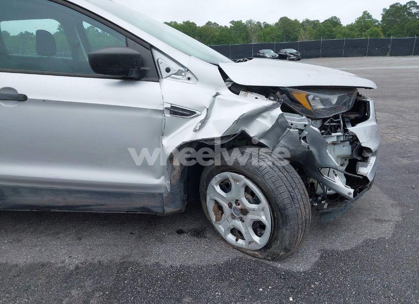 Photo 17 of 2018 Ford Escape S (VIN 1FMCU0F76JUC49754)