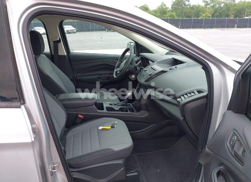 Photo 5 of 2018 Ford Escape S (VIN 1FMCU0F76JUC49754)