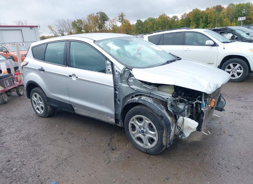 2018 Ford Escape S (VIN 1FMCU0F76JUC70040) main photo