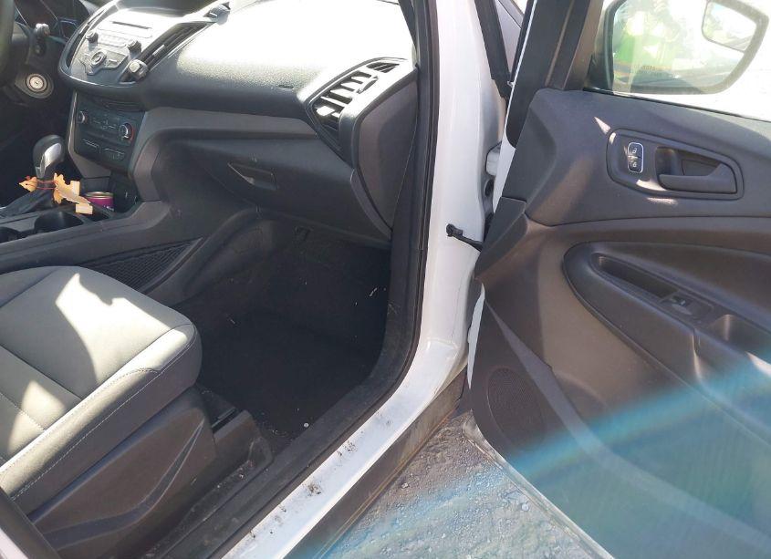 Photo 5 of 2018 Ford Escape S (VIN 1FMCU0F76JUC73097)