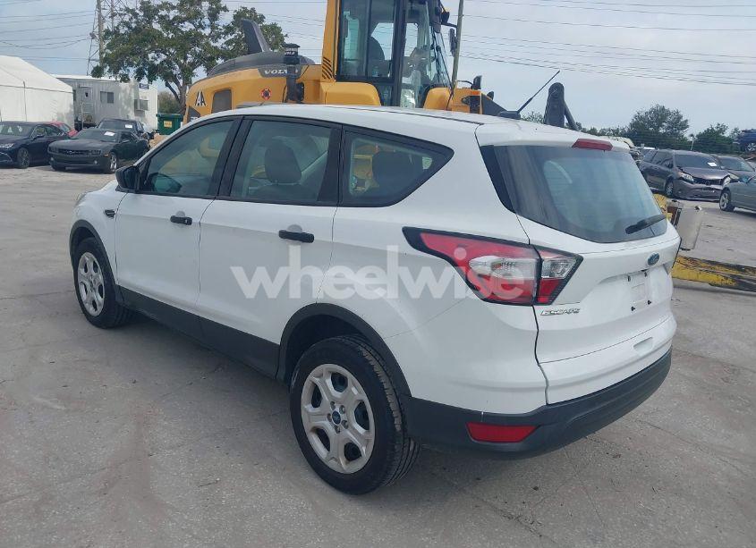 Photo 3 of 2018 Ford Escape S (VIN 1FMCU0F76JUC87582)