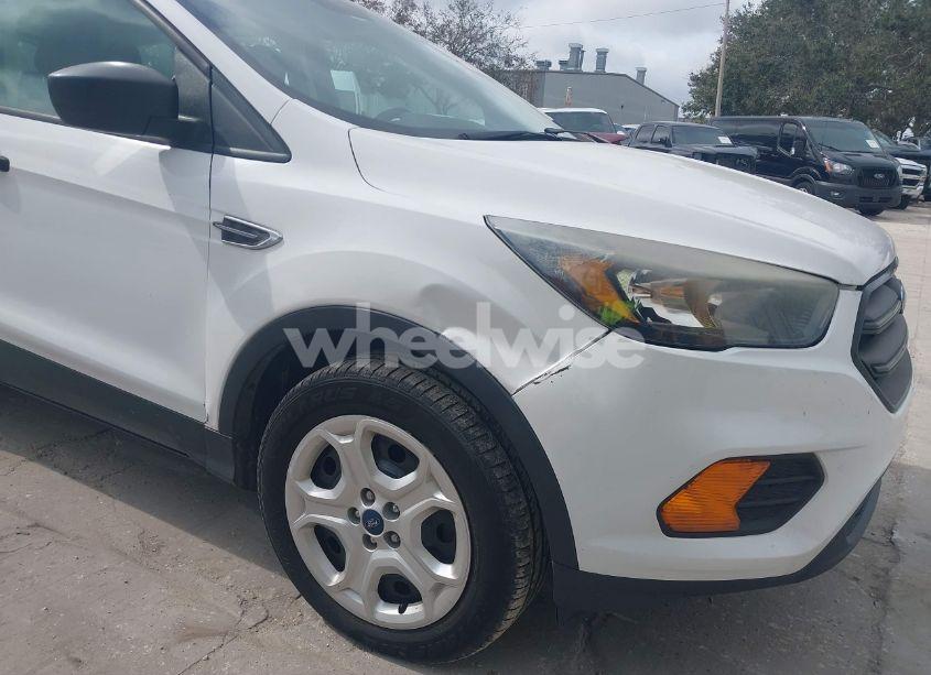 Photo 6 of 2018 Ford Escape S (VIN 1FMCU0F76JUC87582)