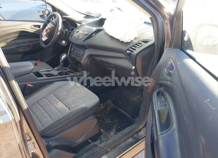 Photo 5 of 2019 Ford Escape S (VIN 1FMCU0F76KUA27832)