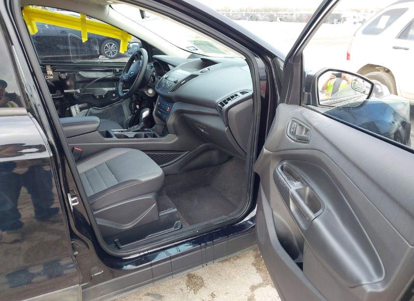 Photo 5 of 2019 Ford Escape S (VIN 1FMCU0F76KUA34716)