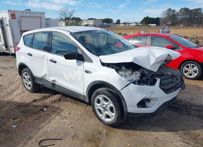 2019 Ford Escape S (VIN 1FMCU0F76KUB11066) main photo