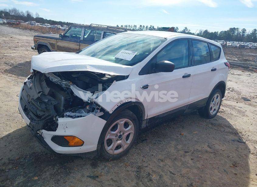 Photo 2 of 2019 Ford Escape S (VIN 1FMCU0F76KUB11066)