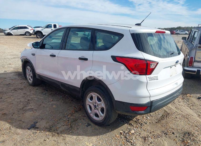 Photo 3 of 2019 Ford Escape S (VIN 1FMCU0F76KUB11066)