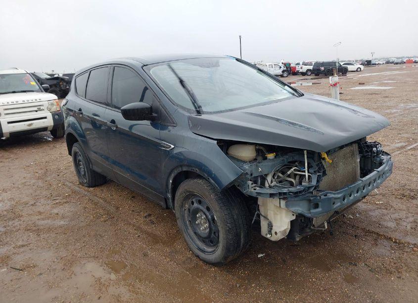2019 Ford Escape S (VIN 1FMCU0F76KUB26229) main photo