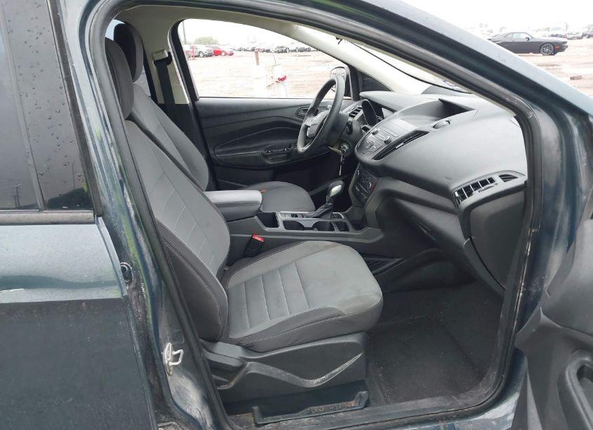 Photo 5 of 2019 Ford Escape S (VIN 1FMCU0F76KUB26229)