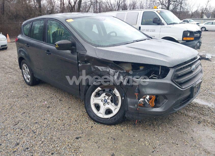 2019 Ford Escape S (VIN 1FMCU0F76KUB85359) main photo