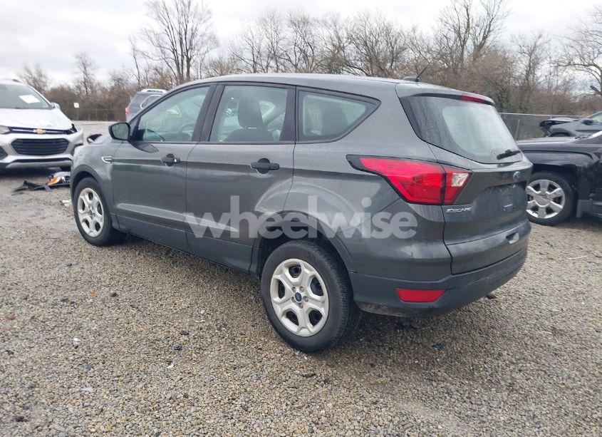 Photo 3 of 2019 Ford Escape S (VIN 1FMCU0F76KUB85359)