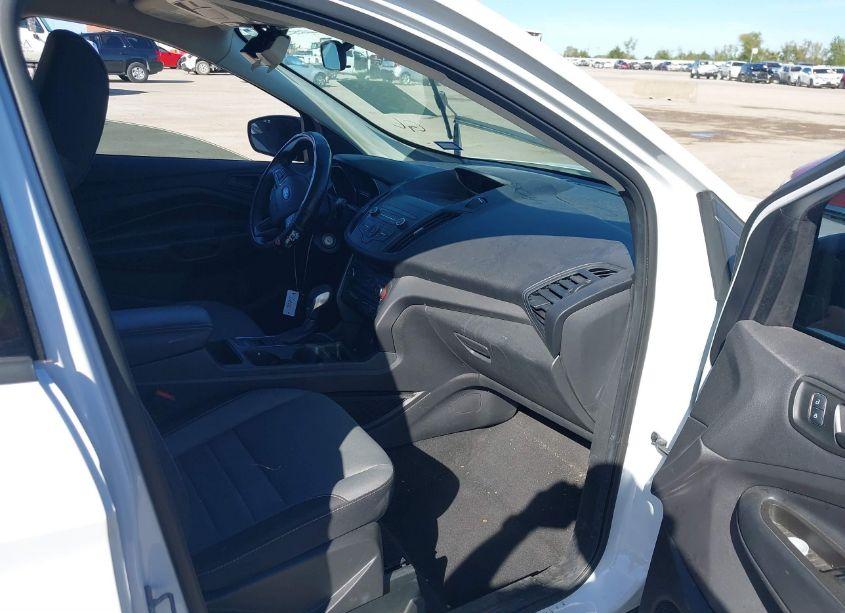 Photo 5 of 2019 Ford Escape S (VIN 1FMCU0F76KUC25309)