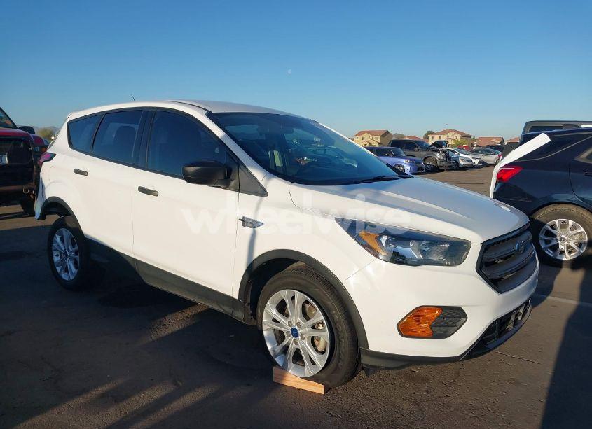2019 Ford Escape S (VIN 1FMCU0F76KUC27951) main photo