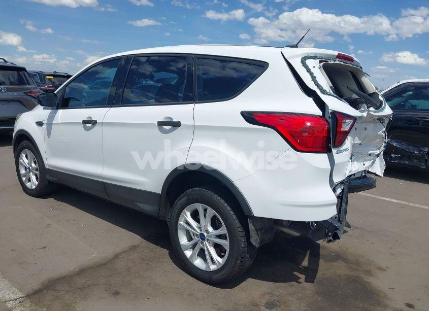 Photo 3 of 2019 Ford Escape S (VIN 1FMCU0F76KUC27951)