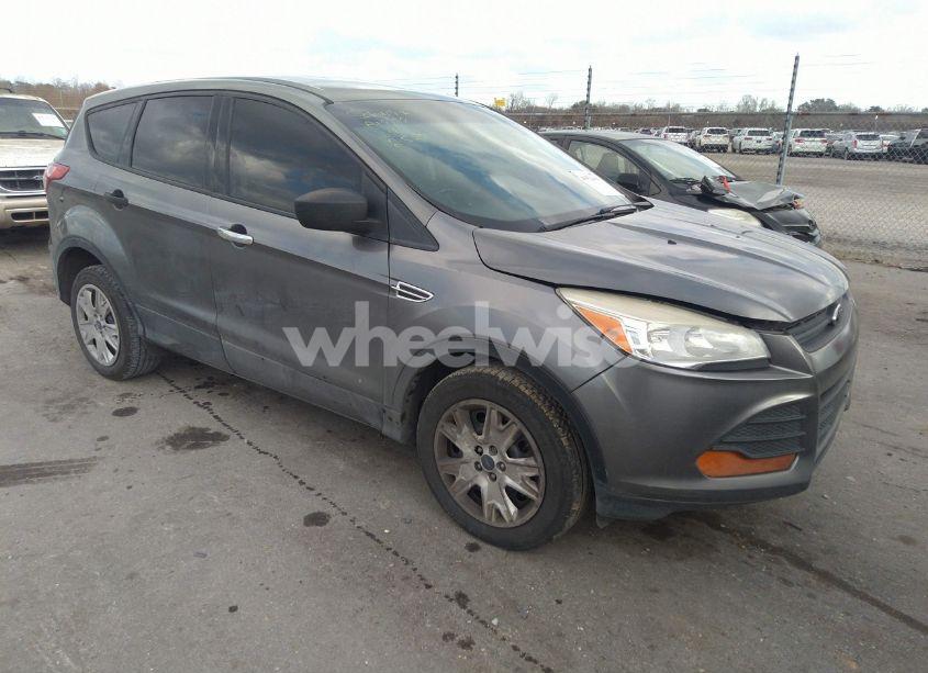 2013 Ford Escape S (VIN 1FMCU0F77DUA19998) main photo
