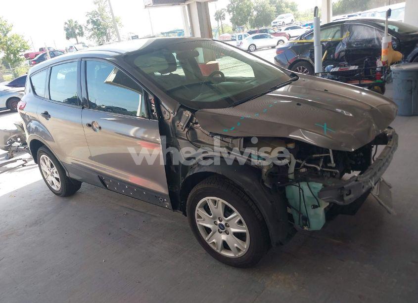 2013 Ford Escape S (VIN 1FMCU0F77DUB28798) main photo