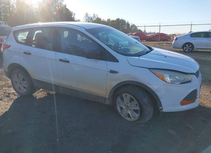 2013 Ford Escape S (VIN 1FMCU0F77DUB60375) main photo