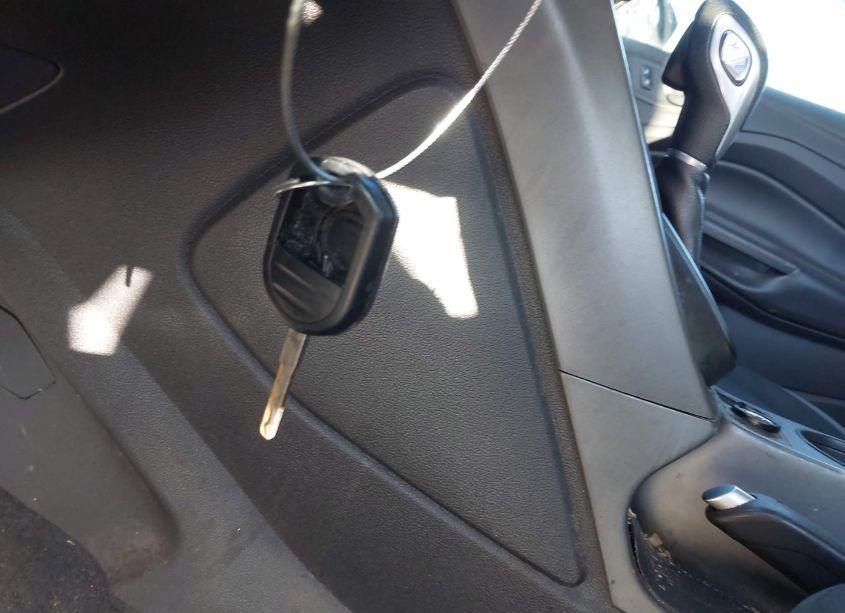 Photo 11 of 2013 Ford Escape S (VIN 1FMCU0F77DUB60375)