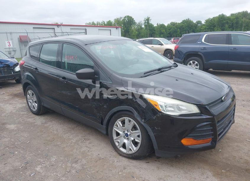 2013 Ford Escape S (VIN 1FMCU0F77DUB79606) main photo