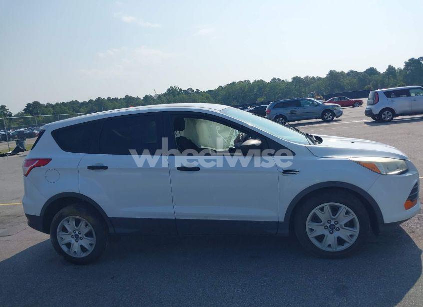 Photo 14 of 2014 Ford Escape S (VIN 1FMCU0F77EUB17057)