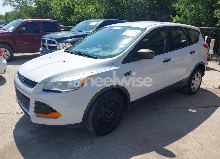 Photo 2 of 2014 Ford Escape S (VIN 1FMCU0F77EUD72033)