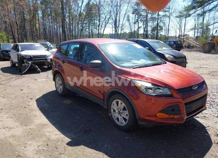 2015 Ford Escape S (VIN 1FMCU0F77FUA04291) main photo