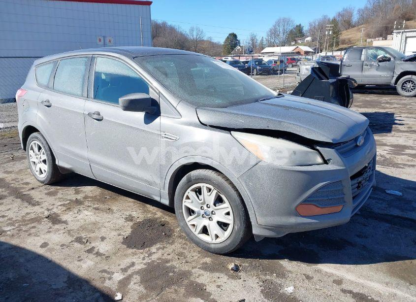 2016 Ford Escape S (VIN 1FMCU0F77GUA61575) main photo