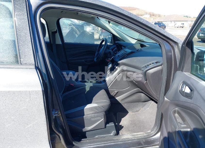 Photo 5 of 2016 Ford Escape S (VIN 1FMCU0F77GUA61575)