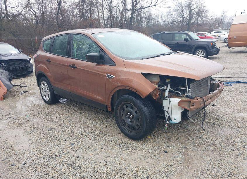 2017 Ford Escape S (VIN 1FMCU0F77HUB27995) main photo