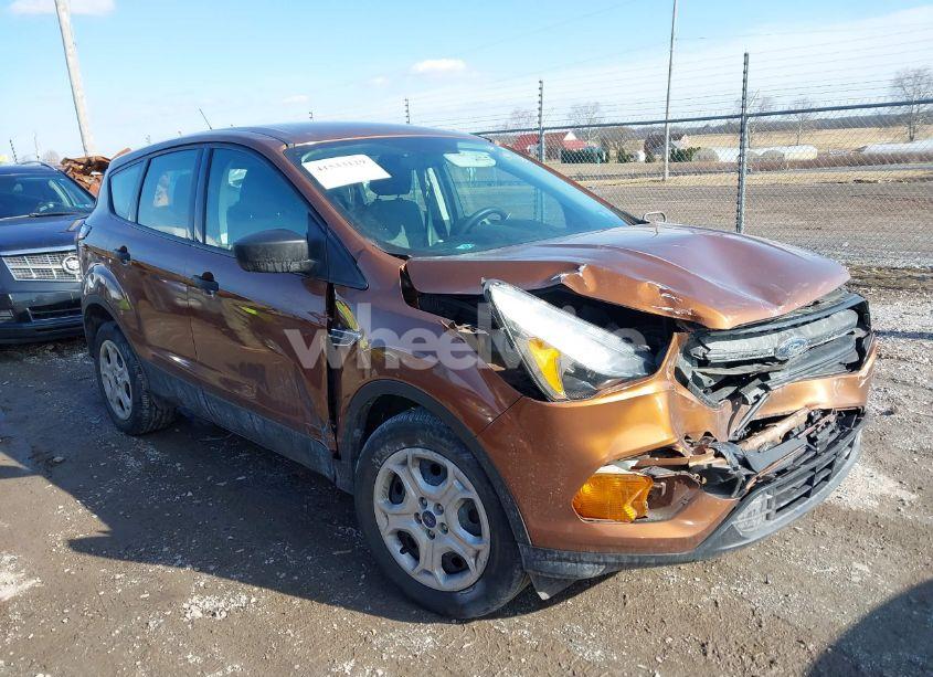 2017 Ford Escape S (VIN 1FMCU0F77HUC32519) main photo