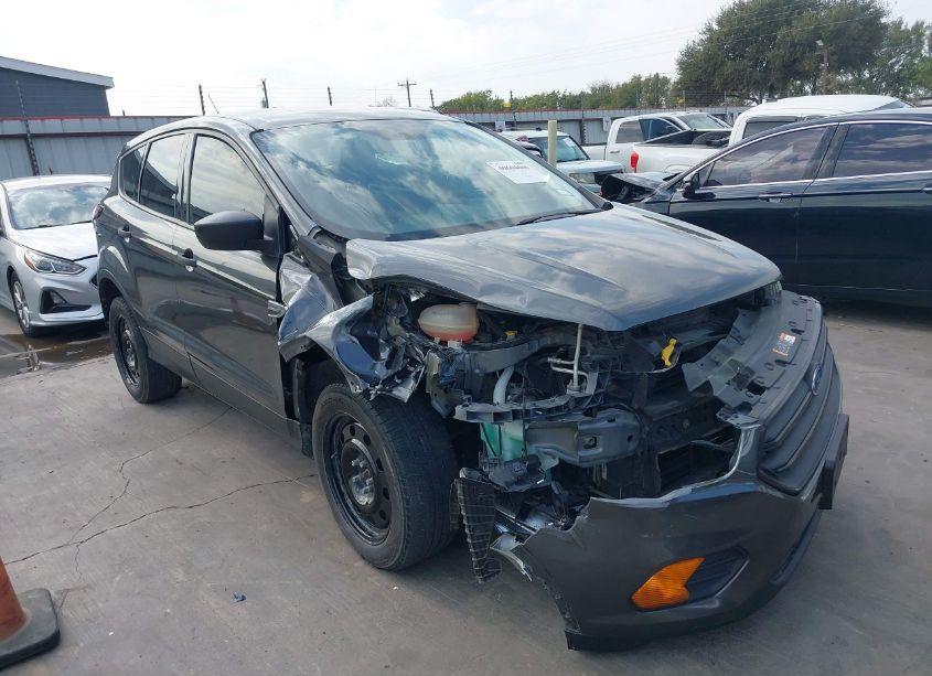 2017 Ford Escape S (VIN 1FMCU0F77HUD19384) main photo