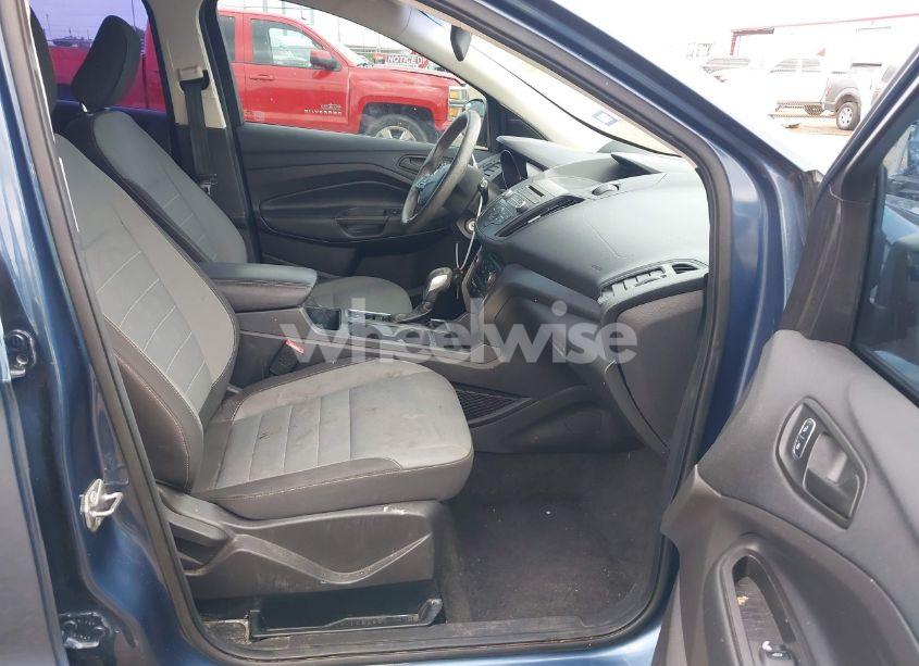 Photo 5 of 2018 Ford Escape S (VIN 1FMCU0F77JUA91134)