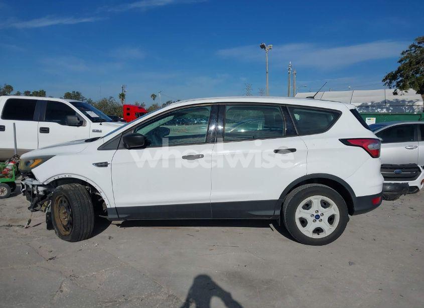 Photo 15 of 2018 Ford Escape S (VIN 1FMCU0F77JUB04822)
