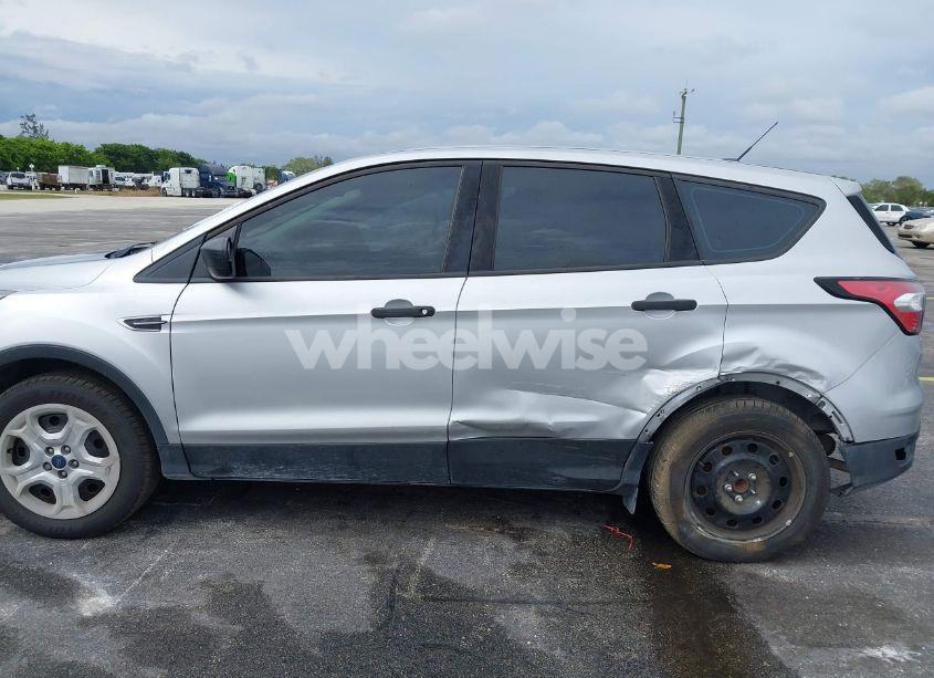 Photo 15 of 2018 Ford Escape S (VIN 1FMCU0F77JUB53633)