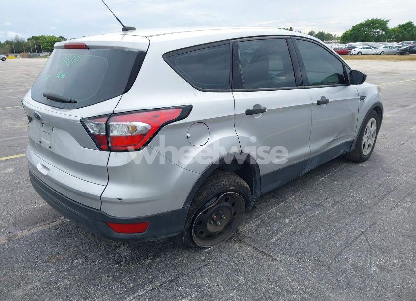 Photo 4 of 2018 Ford Escape S (VIN 1FMCU0F77JUB53633)