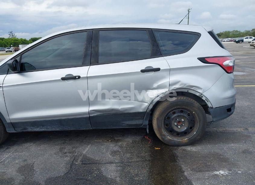 Photo 6 of 2018 Ford Escape S (VIN 1FMCU0F77JUB53633)