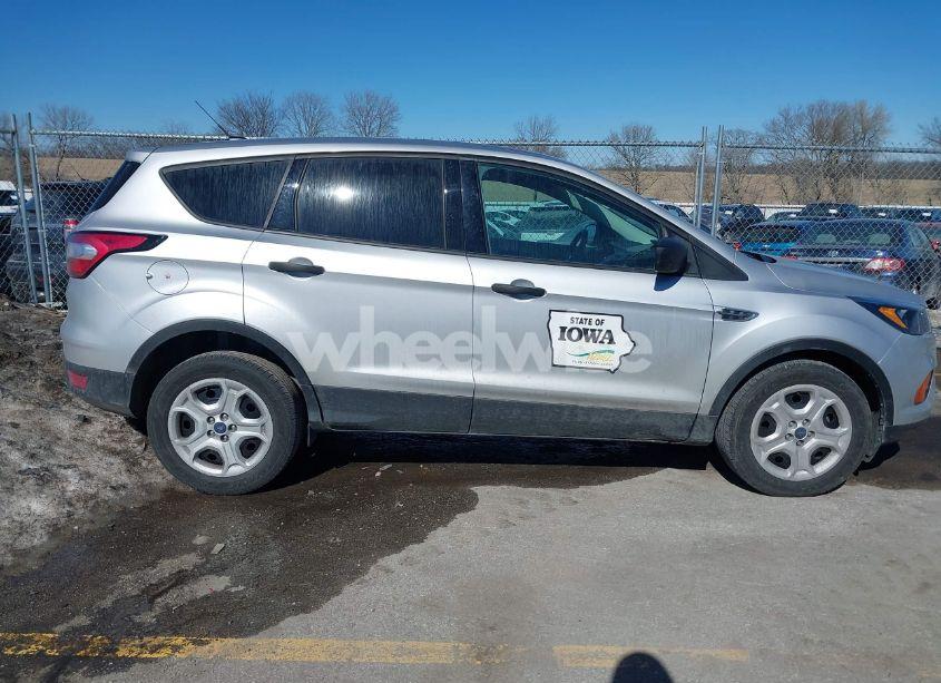 Photo 13 of 2018 Ford Escape S (VIN 1FMCU0F77JUB76409)