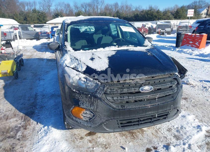 2018 Ford Escape S (VIN 1FMCU0F77JUC28542) main photo